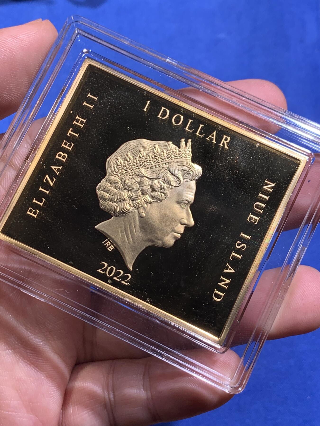 《竞宝斋》第408场 周日，周一，2场连拍 （全场包邮） 纽埃2022年梵高的星空拼图版1元长方形彩色银铜币，60克，盒证齐全，限量2000枚