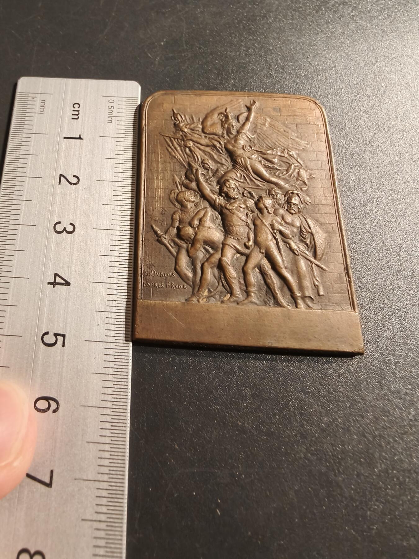 老王徽章第140期 法国军事训练方形大铜章    原盒    尺寸50×40mm   重量54.3g   杜布瓦名作