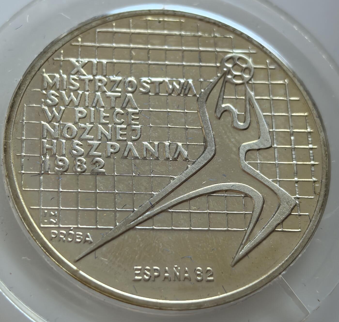 外国优质老铜币纪念币银币，周五晚上九点倒数截拍，满百包邮，可寄存半年，喜欢朋友微信扫描二维码可直接参拍 全网少见波兰1982年200兹罗提银质样币