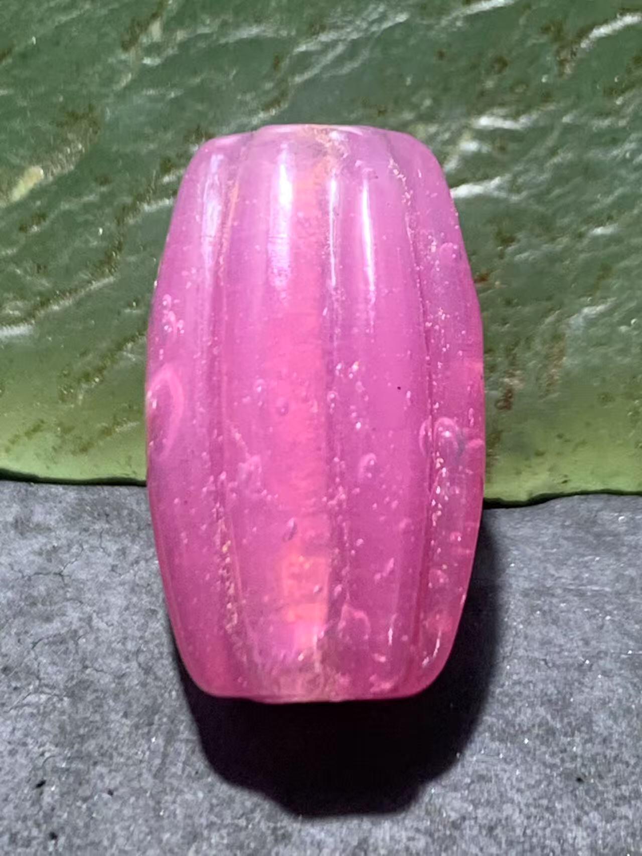 建国前后库存冰粉色果 冻料琉璃瓜珠一颗，