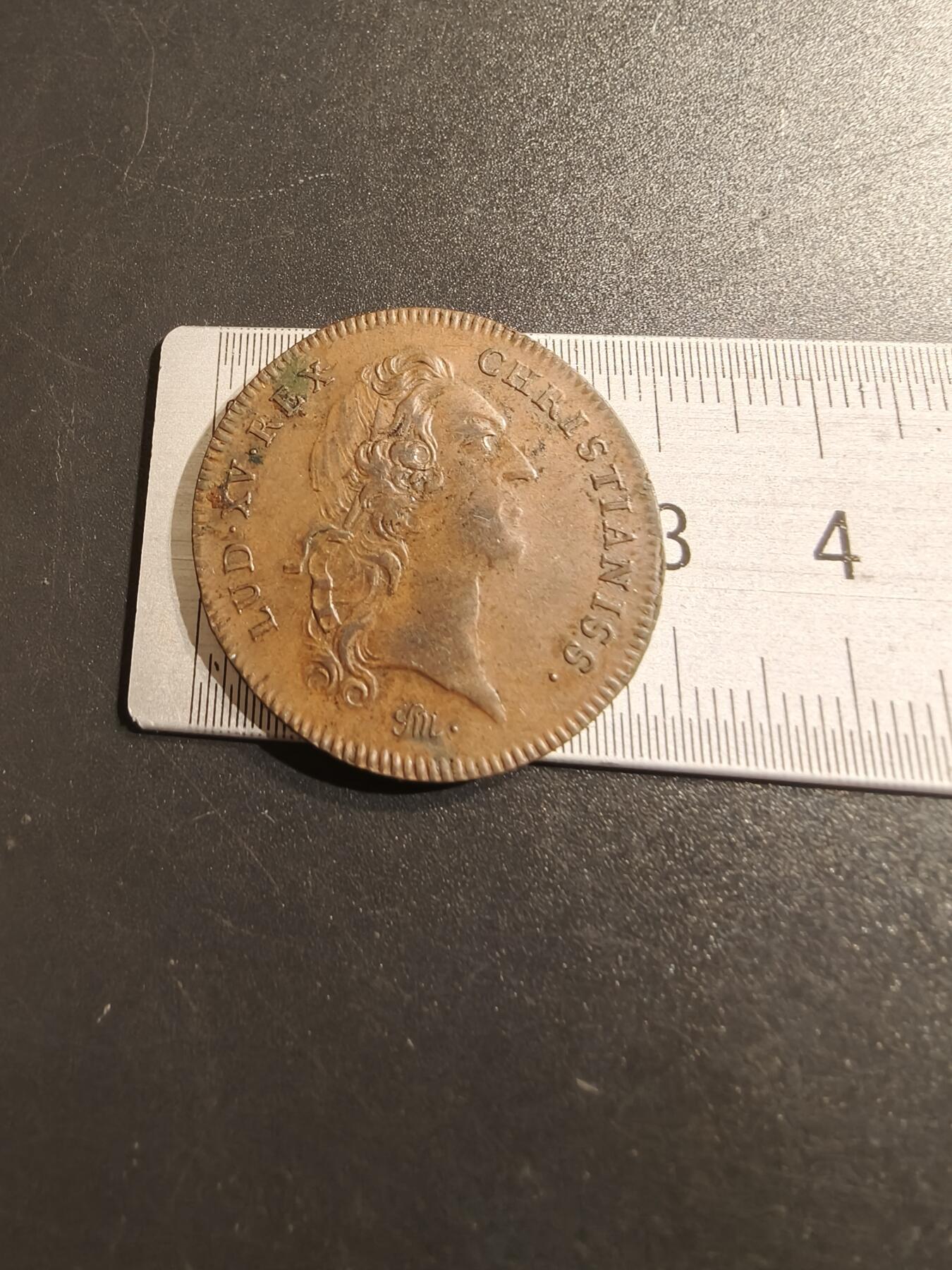 老王徽章第140期 法国路易十五时期公证人铜质纪念章     直径29mm   重量7.9g