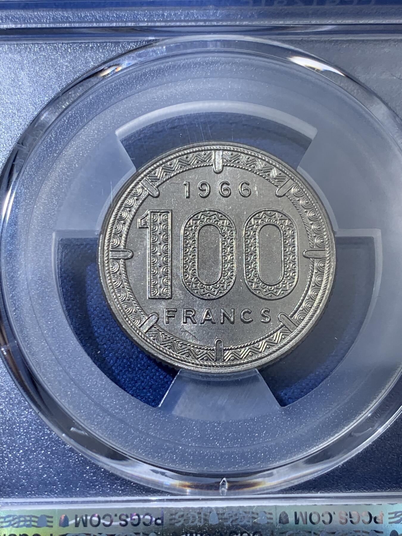 《竞宝斋》第408场 周日，周一，2场连拍 （全场包邮） PCGS MS64 少见品种 喀麦隆1966年100法郎 这个品种充分流通 很少见到UNC的 64分已经相当不易 经典羚羊图案