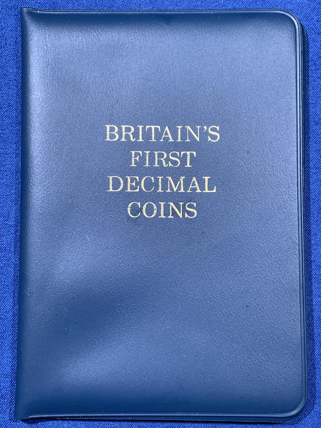 《竞宝斋》第408场 周日，周一，2场连拍 （全场包邮） 英国 1971年 第一版十进制币纪念册 1971年2月15日英国货币取消复杂旧币制正式转为十进制