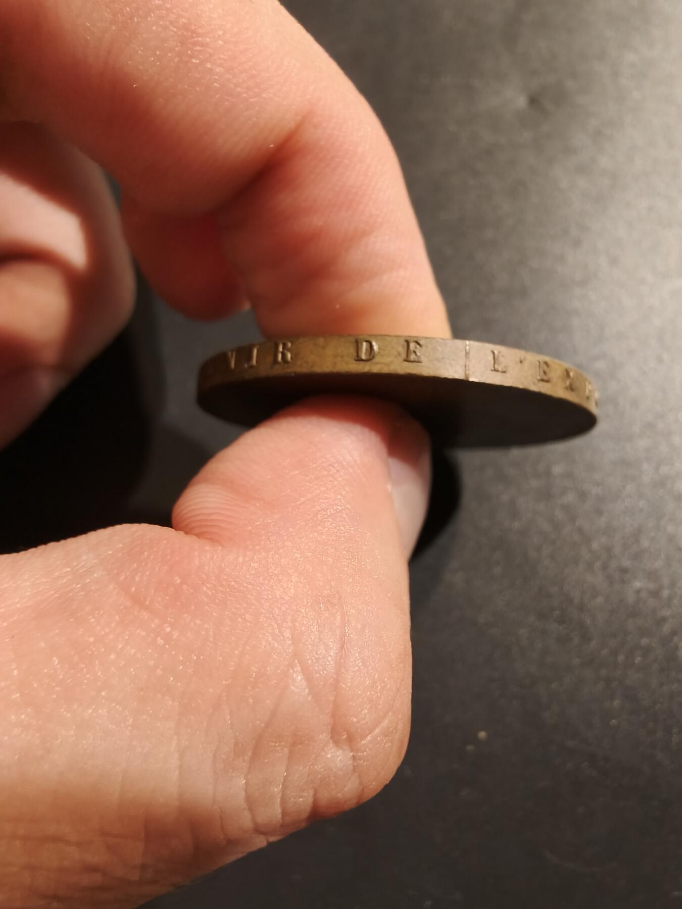 老王徽章第140期 法国1900年访问巴黎铸币局铜章    直径37mm   重量26.6g
