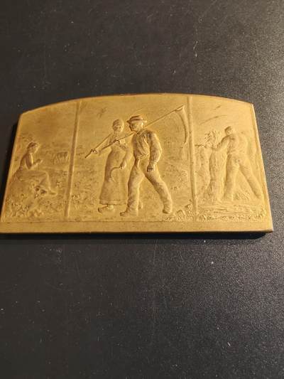 老王徽章第140期 - 法国农业协会方形镀金大铜章    尺寸79×48mm    重量111.2g
