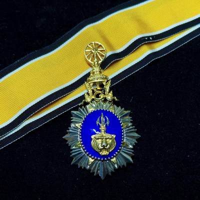 蜀地medal第10场精品专场拍卖 - 泰王国最高级的拉姆克拉蒂勋章 银制热珐琅 背后珐琅有破皮 授予时由国王直接颁发，全泰国截止目前仅有248枚，极为难得，四个等级，颈授是顶级 该章是国防部的R.eolp将军获得流出，授予他是因为在泰国青年国防事业上做出了巨大贡献
