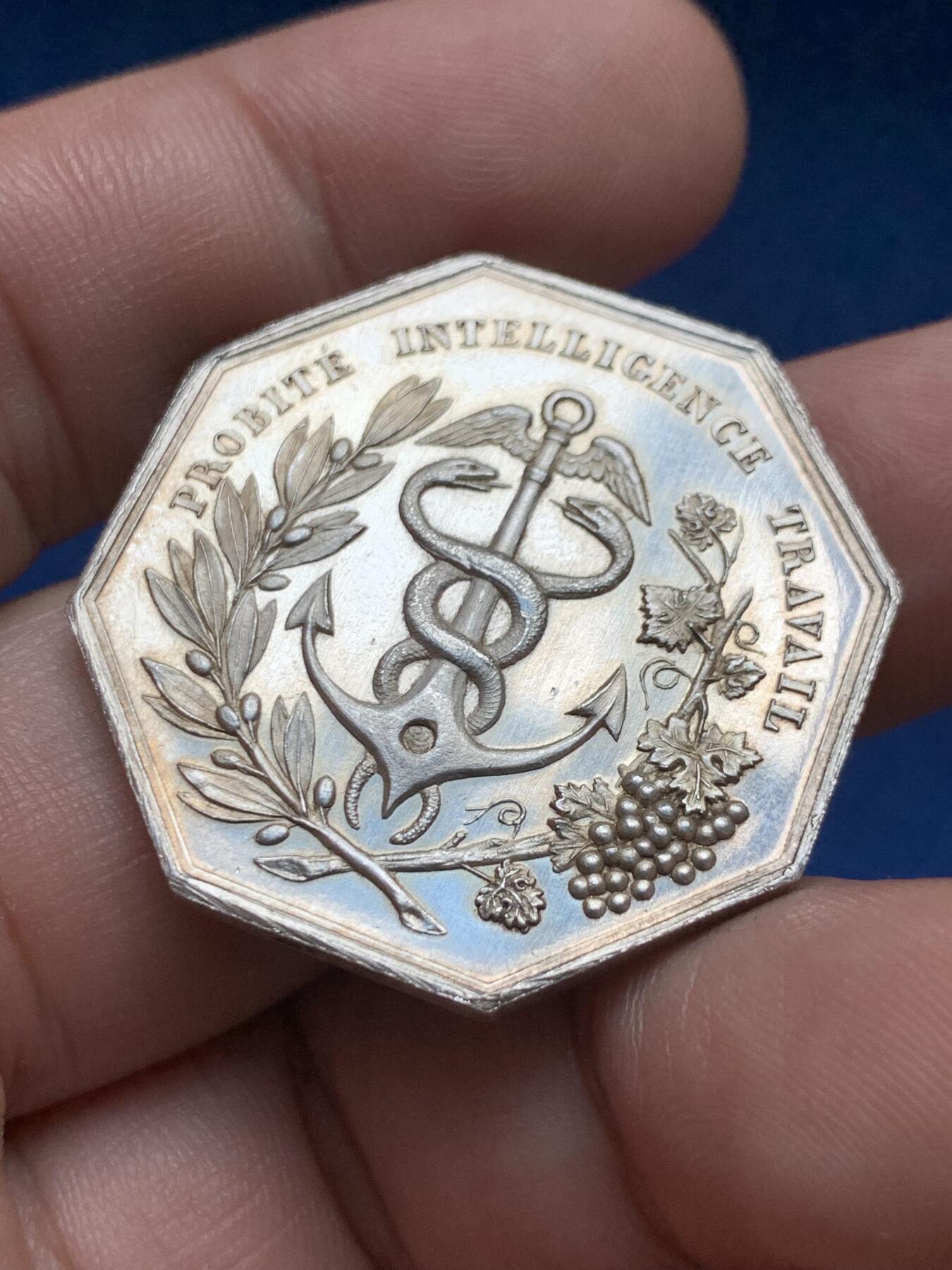 《竞宝斋》第408场 周日，周一，2场连拍 （全场包邮） 法国蒙彼利埃商会八角银代币 17.4克 33.4mm 蜜蜂银标