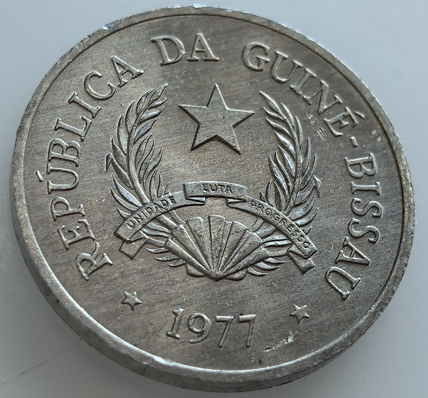 外国优质老铜币纪念币银币，周五晚上九点倒数截拍，满百包邮，可寄存半年，喜欢朋友微信扫描二维码可直接参拍