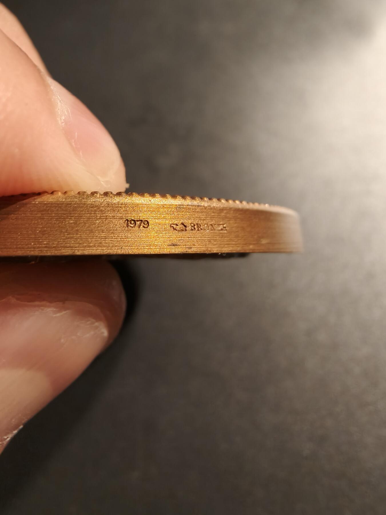 老王徽章第140期 法国畜牧业养殖大铜章    直径69mm   重量149g