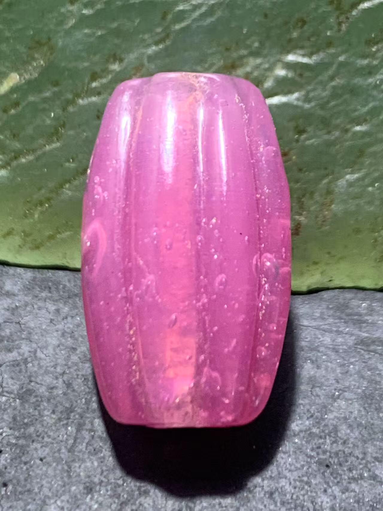 建国前后库存冰粉色果 冻料琉璃瓜珠一颗，