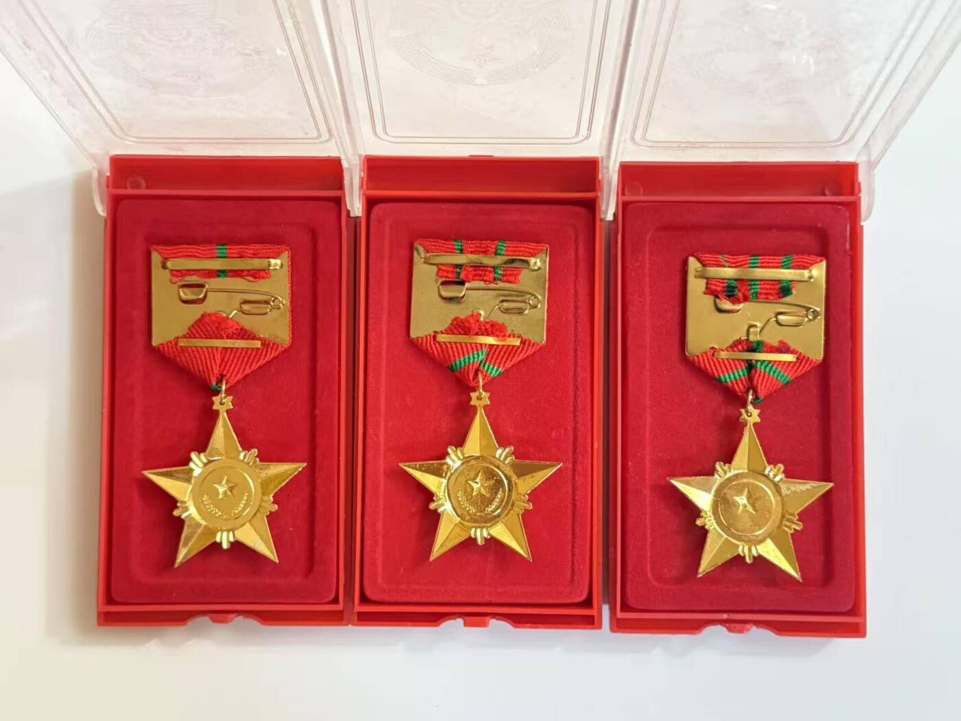 RimeNova韵星2025军品类夏季拍卖会-- RimeNova 2025 Summer Militaria Sale 越南社会主义共和国光荣战士奖章一二三级一套带原盒
