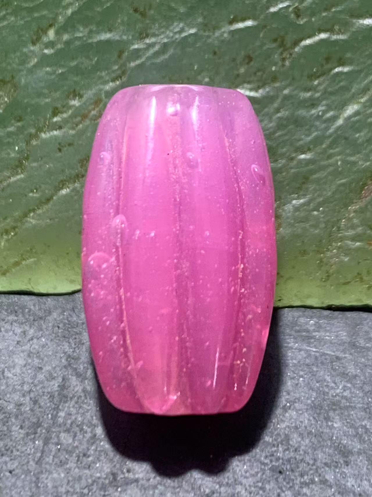 建国前后库存冰粉色果 冻料琉璃瓜珠一颗，