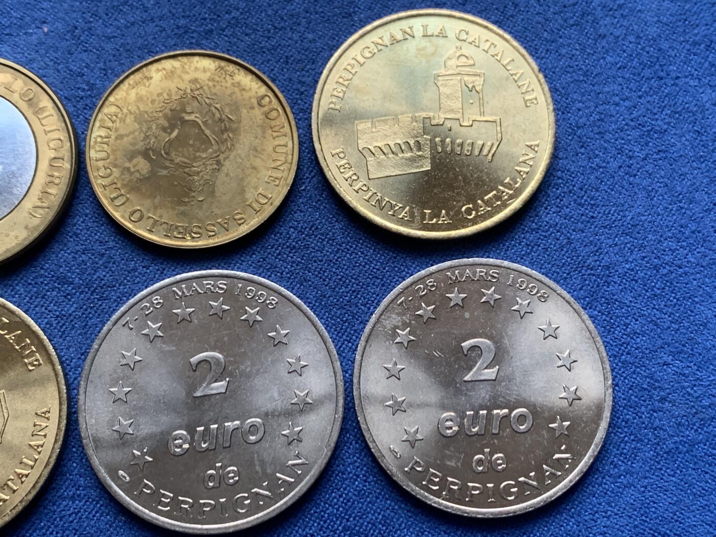 《竞宝斋》第408场 周日，周一，2场连拍 （全场包邮） 6枚一组 法国佩皮尼昂1998年1欧元两枚+2欧元两枚+50欧分臆造币一枚+1欧元臆造币一枚