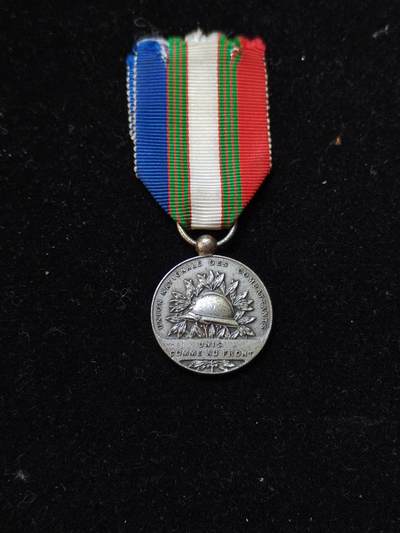 蜀地medal第10场精品专场拍卖 - 法国UNC老兵协会一战老兵纪念章