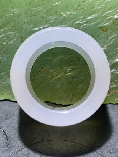精美荔枝冻白玉髓随形扳指 带灵动白沙点 文玩扳指，指环一个 收藏级 - 精美荔枝冻白玉髓随形扳指 带灵动白沙点 文玩扳指，指环一个 收藏级