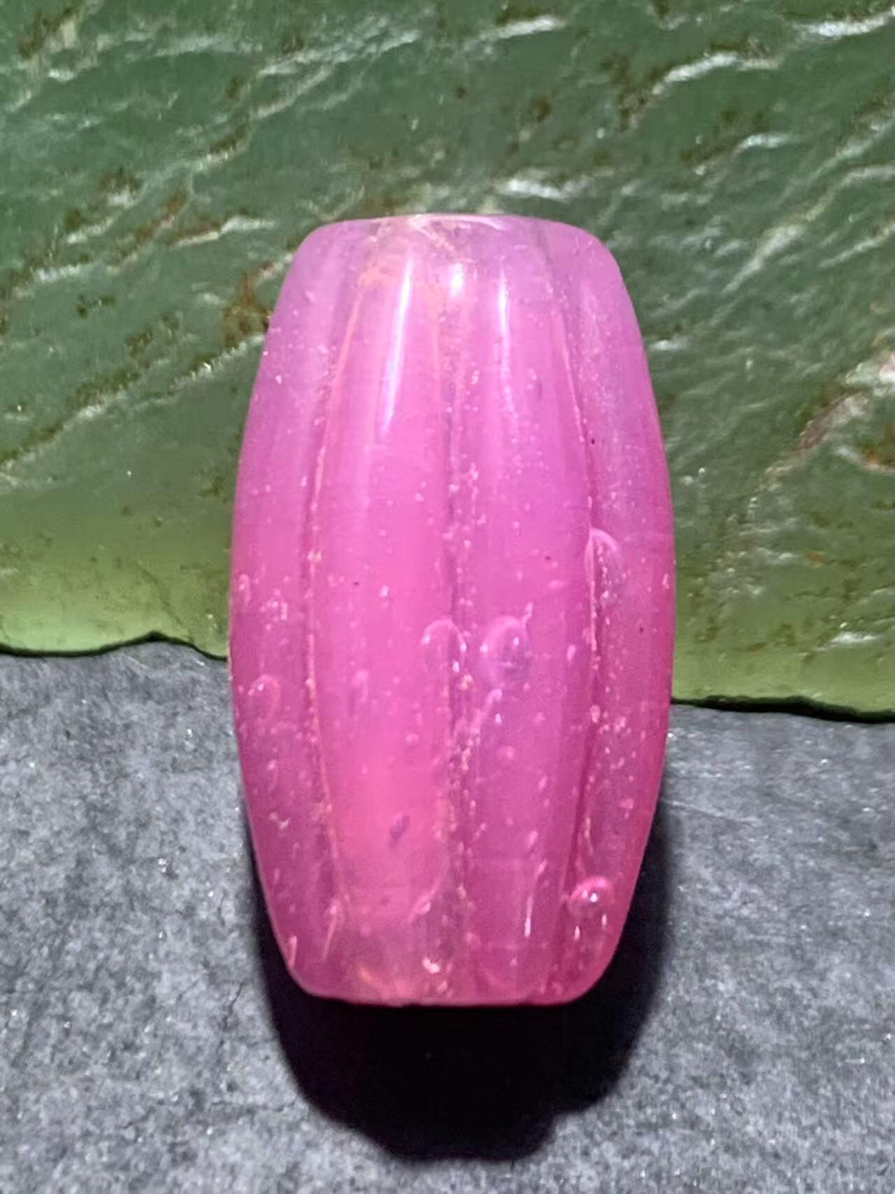 建国前后库存冰粉色果 冻料琉璃瓜珠一颗，