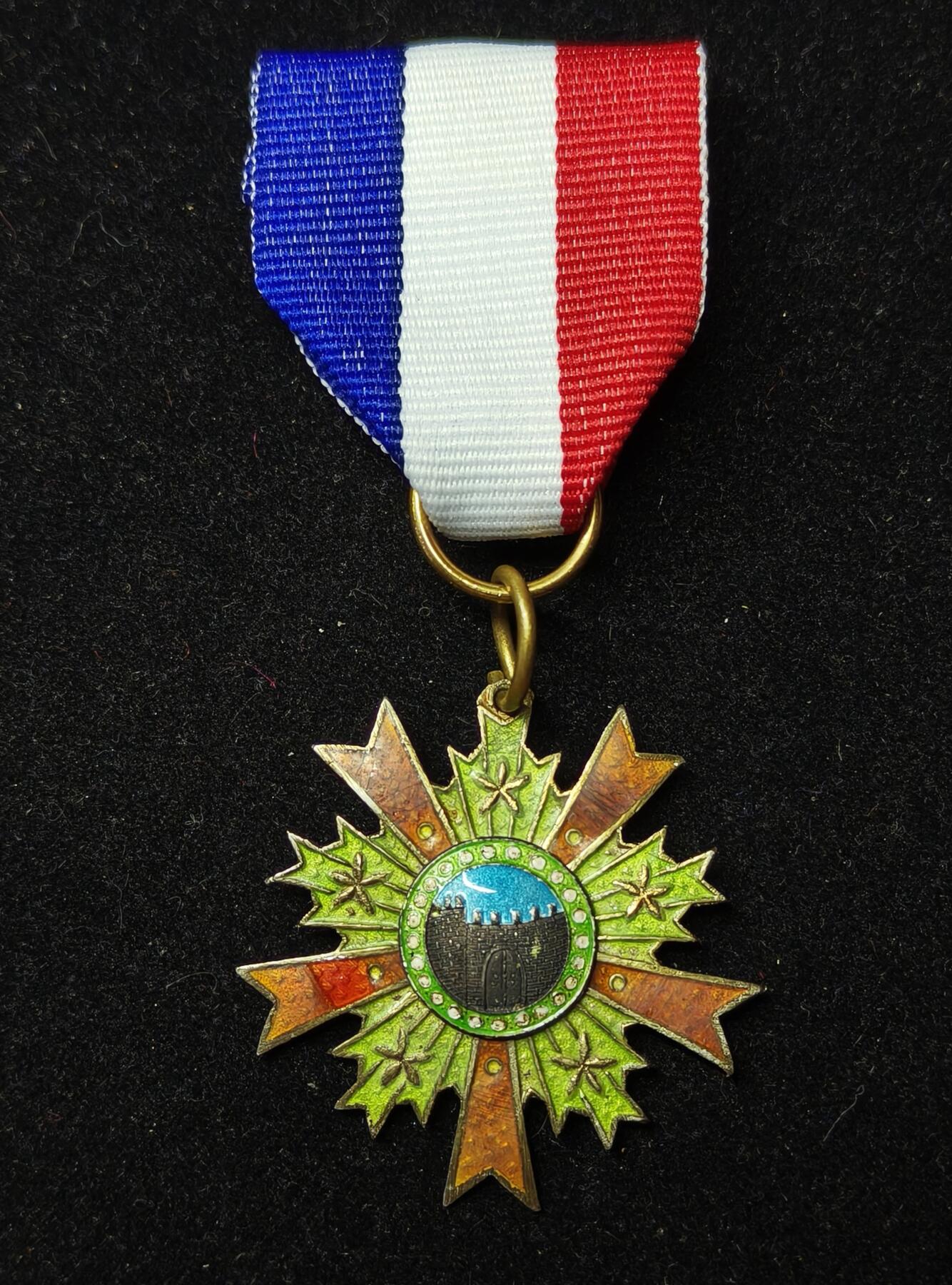 蜀地medal第10场精品专场拍卖 民国干城奖章 银制 民益版抗战