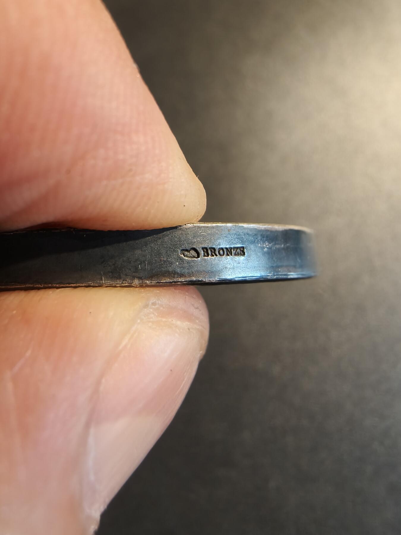 老王徽章第140期 法国新城农业展览会镀银大铜章    直径51mm   重量74.9g