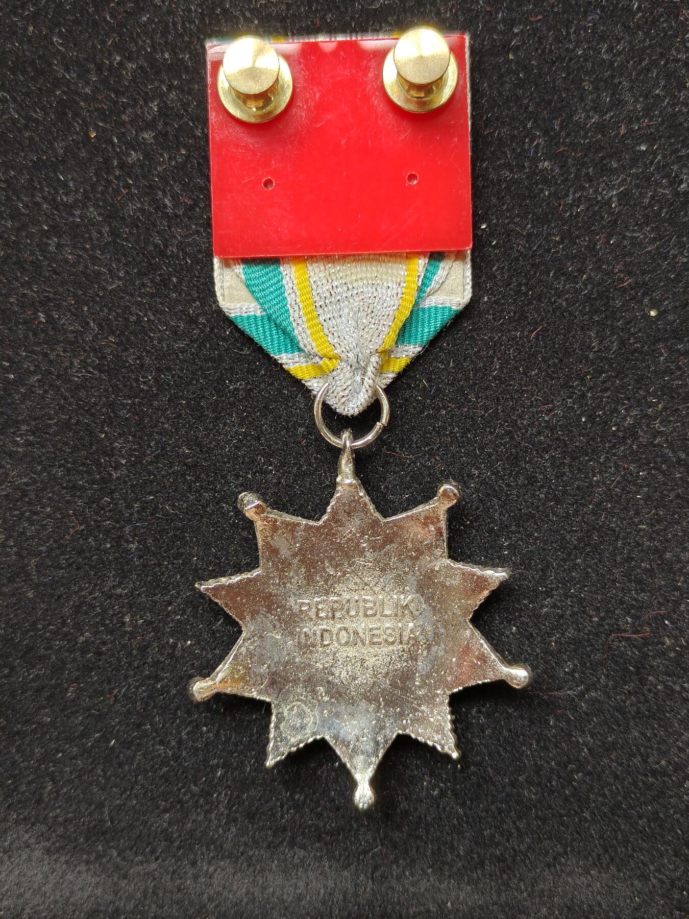 蜀地medal第10场精品专场拍卖 印度尼西亚 国防之星勋章