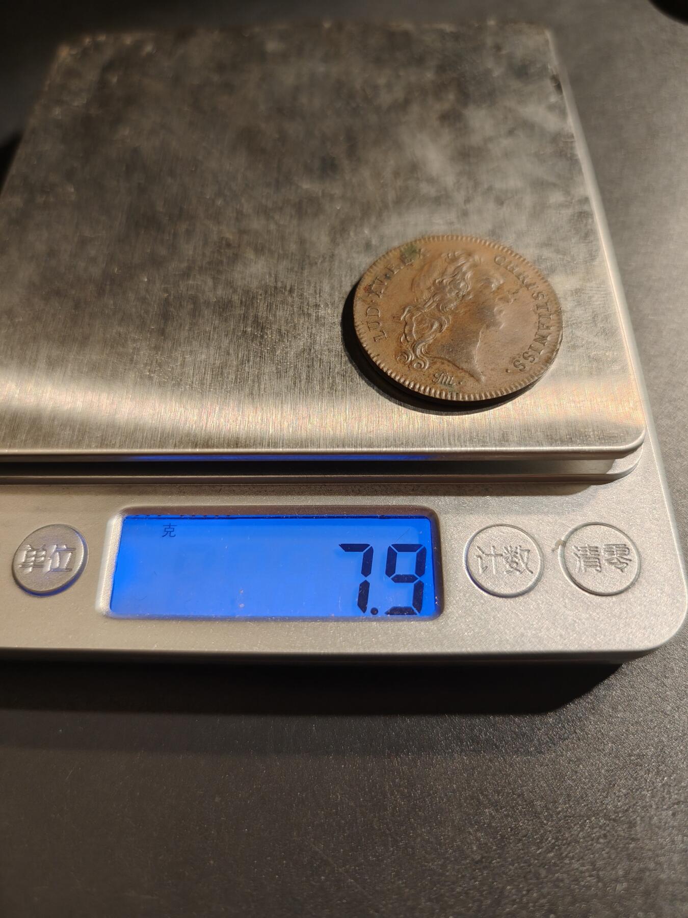 老王徽章第140期 法国路易十五时期公证人铜质纪念章     直径29mm   重量7.9g