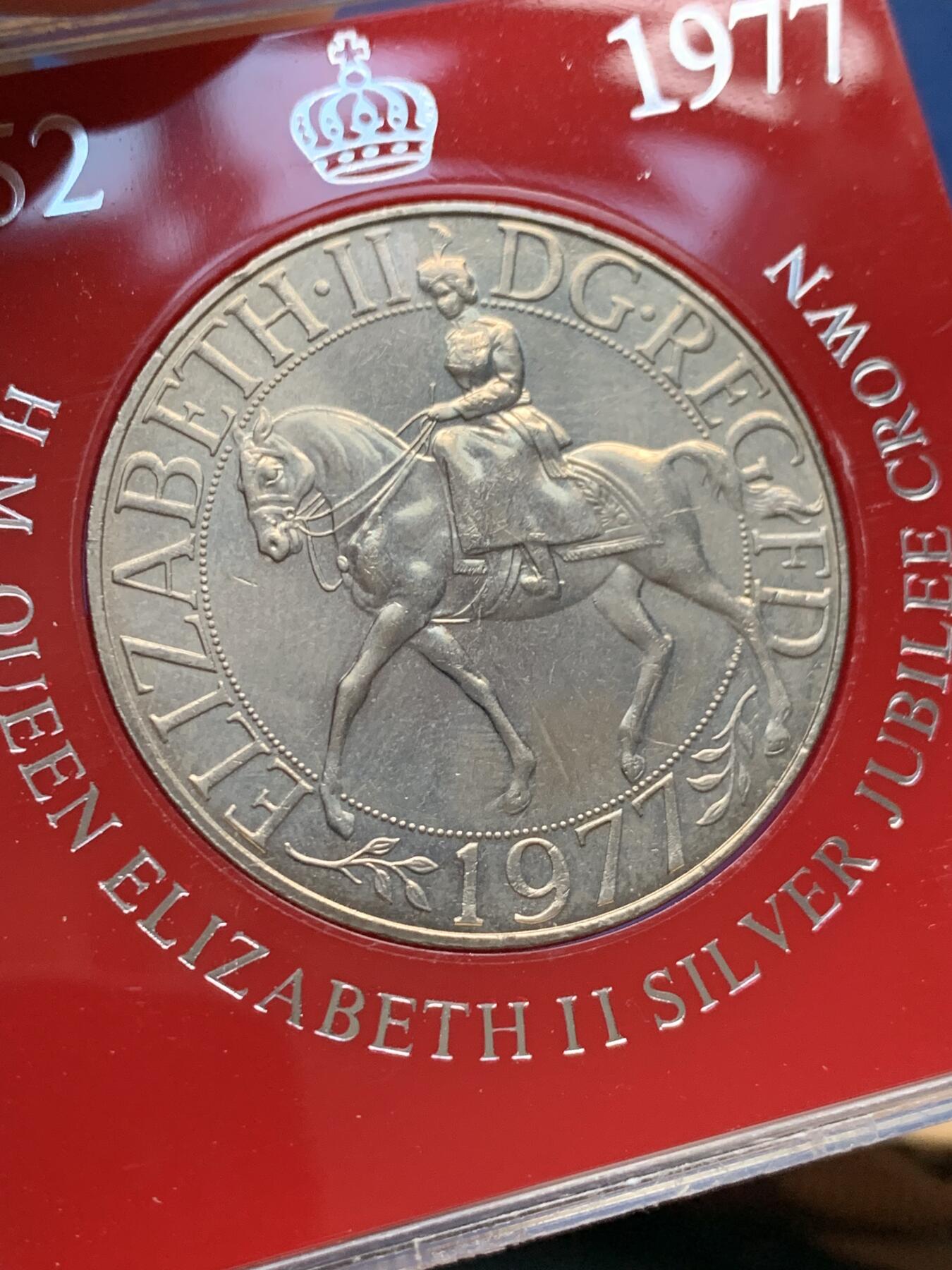 《竞宝斋》第408场 周日，周一，2场连拍 （全场包邮） 三枚一组 外国纪念章 纪念币 总重约88.6克 38.3-40.8mm