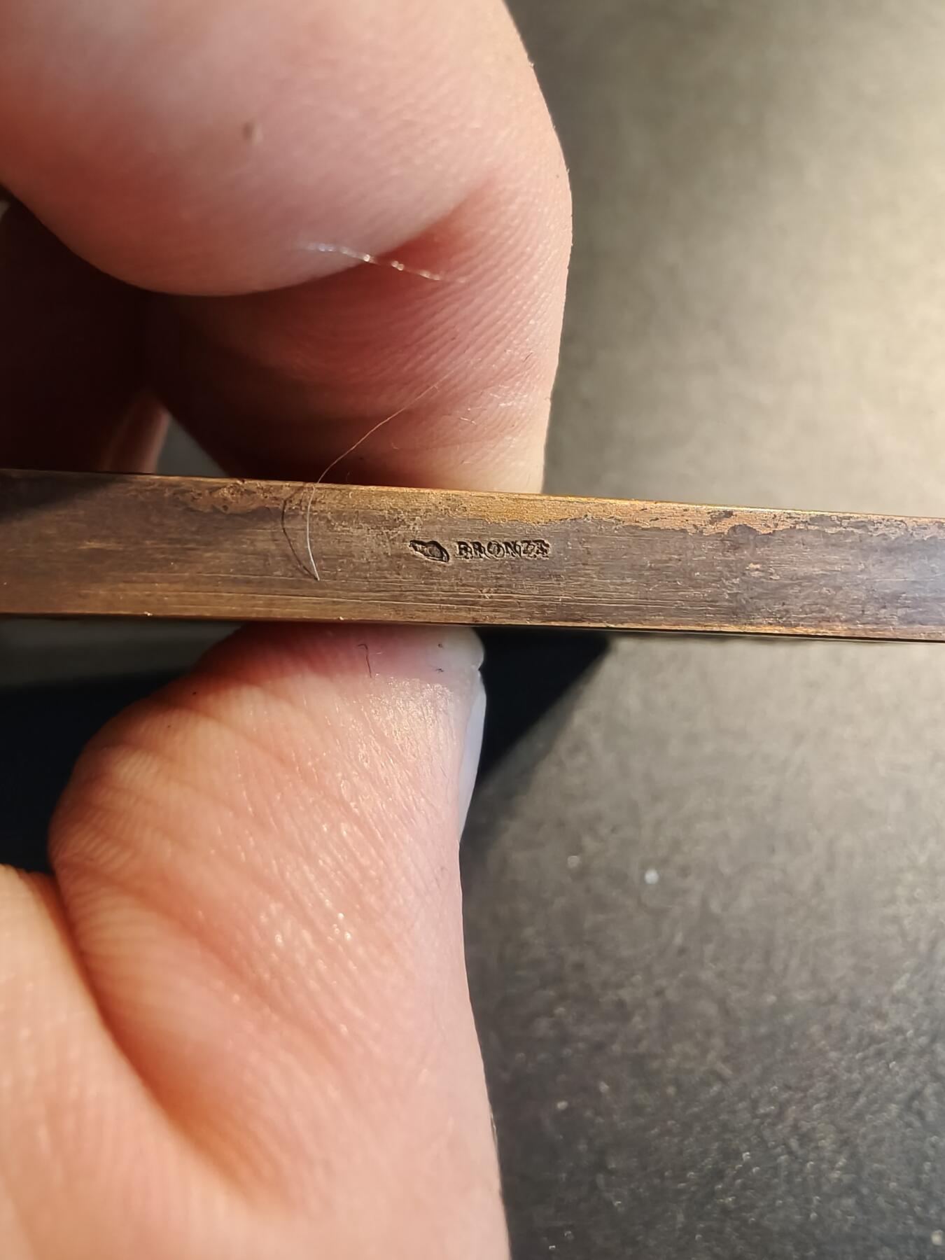 老王徽章第140期 法国养殖业方形大铜章    高浮雕    尺寸60×44mm    重量117.8g