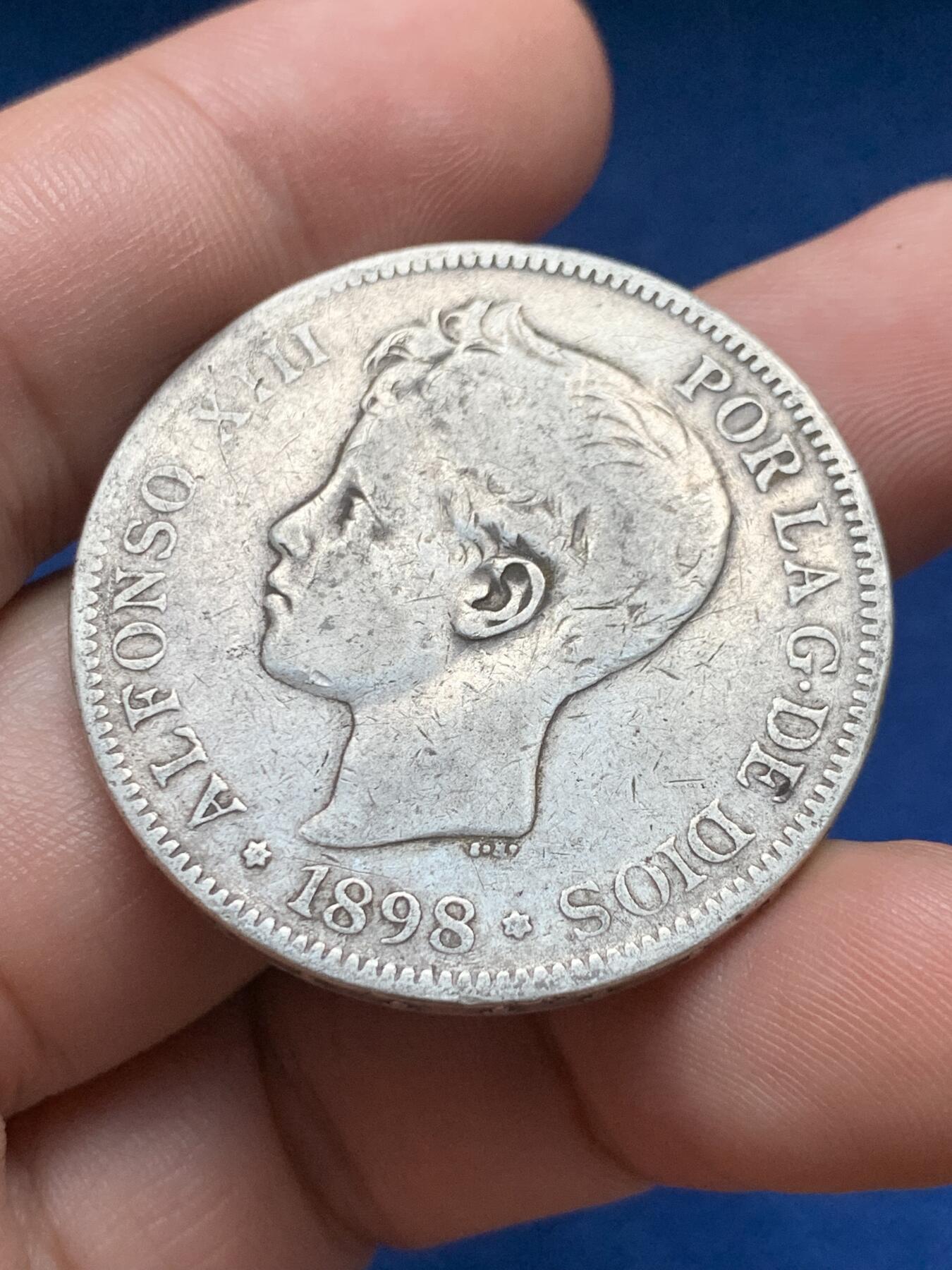 《竞宝斋》第408场 周日，周一，2场连拍 （全场包邮） 西班牙1898年阿方索十三世小孩头5比塞塔双柱银币