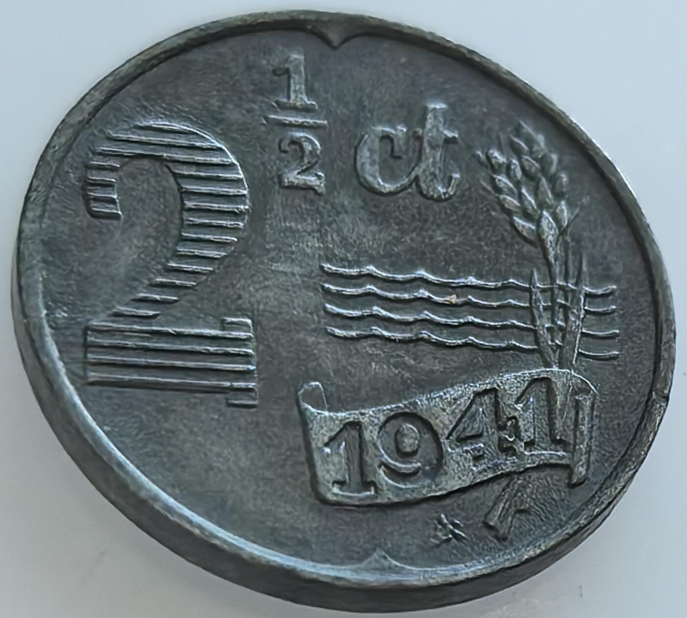 外国优质老铜币纪念币银币，周五晚上九点倒数截拍，满百包邮，可寄存半年，喜欢朋友微信扫描二维码可直接参拍 少见二战时期德占荷兰1941年双天鹅2.5分