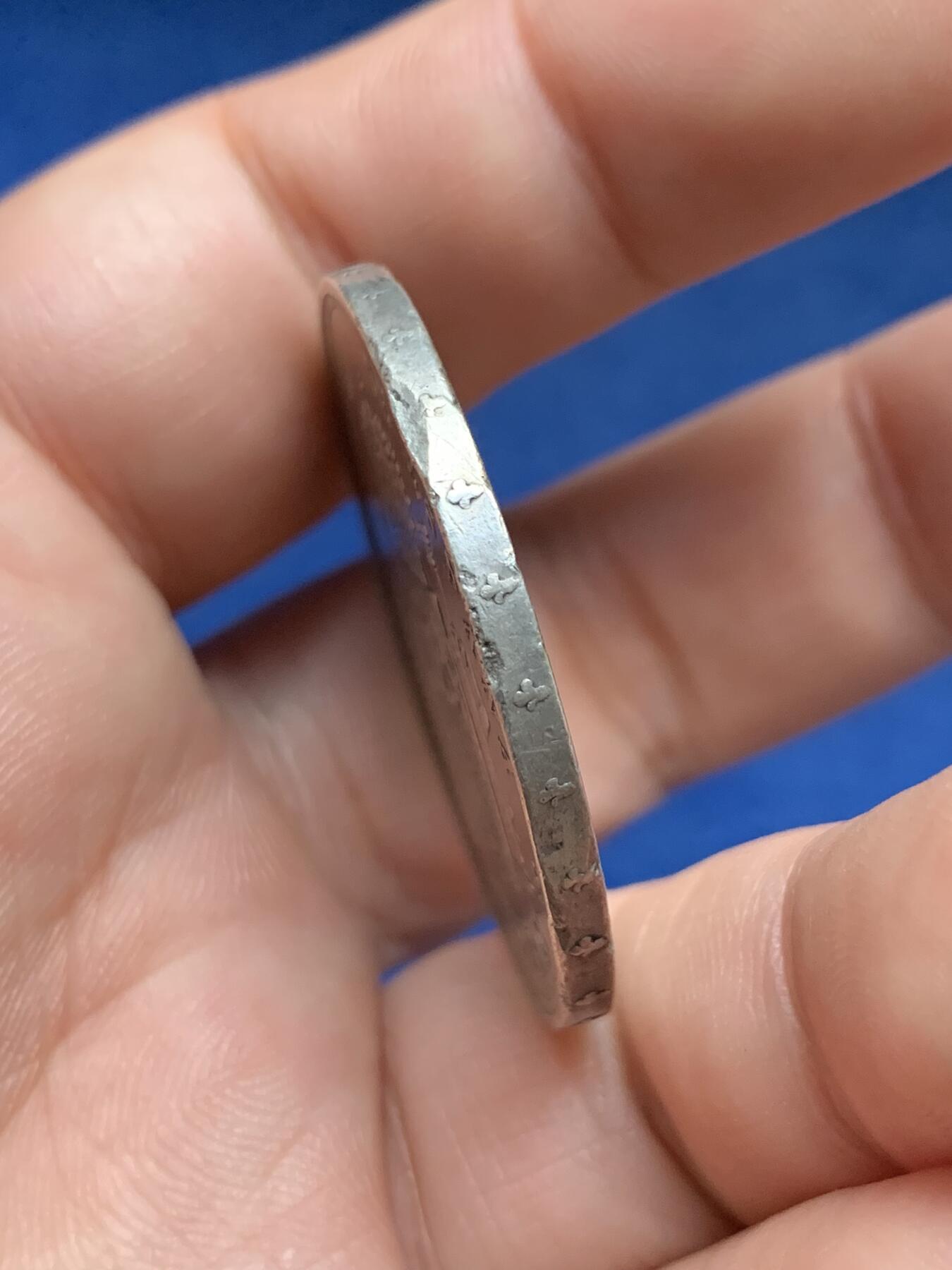 《竞宝斋》第408场 周日，周一，2场连拍 （全场包邮） 西班牙1892年阿方索十三世爆炸头5比塞塔双柱银币