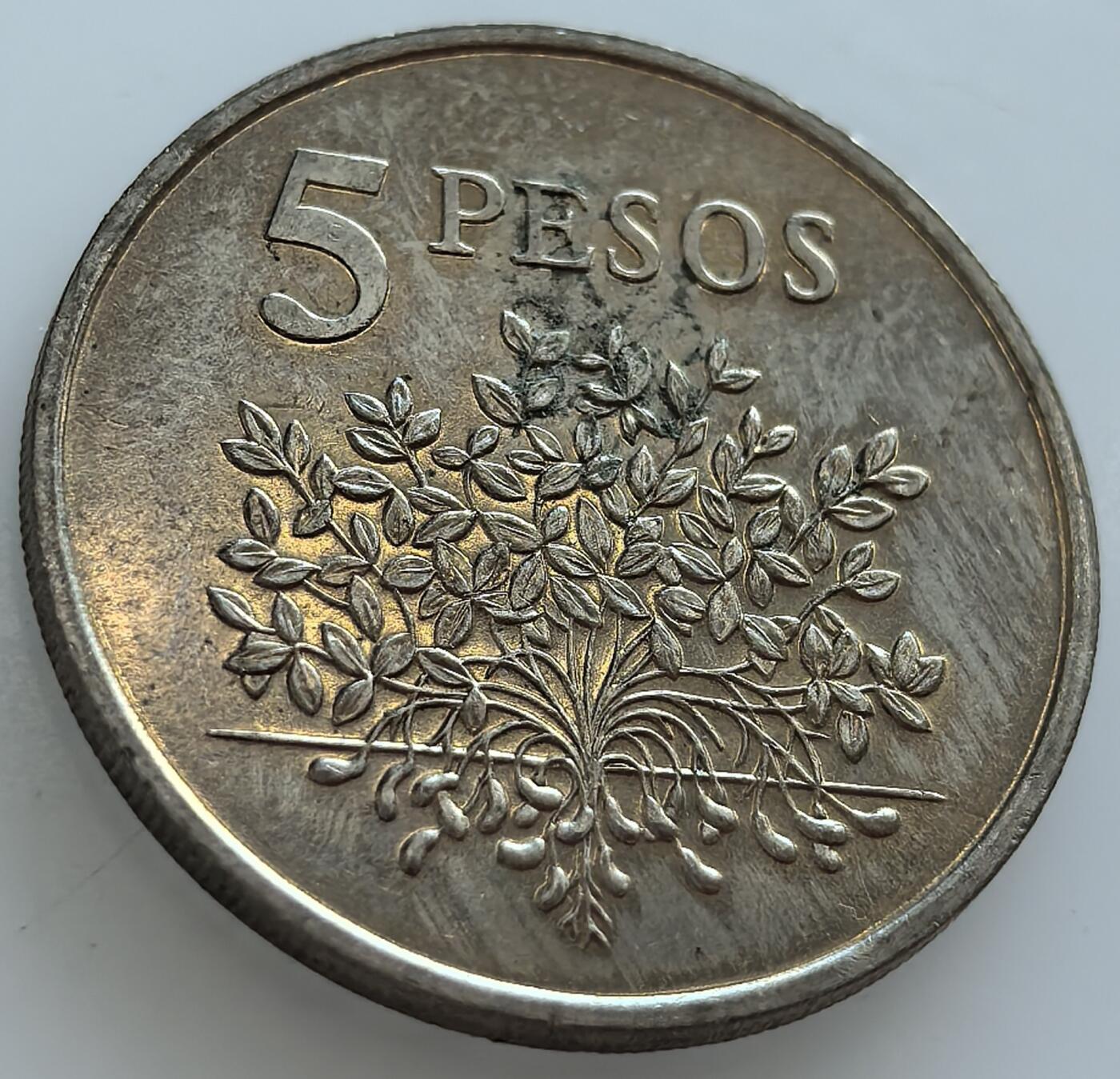 外国优质老铜币纪念币银币，周五晚上九点倒数截拍，满百包邮，可寄存半年，喜欢朋友微信扫描二维码可直接参拍