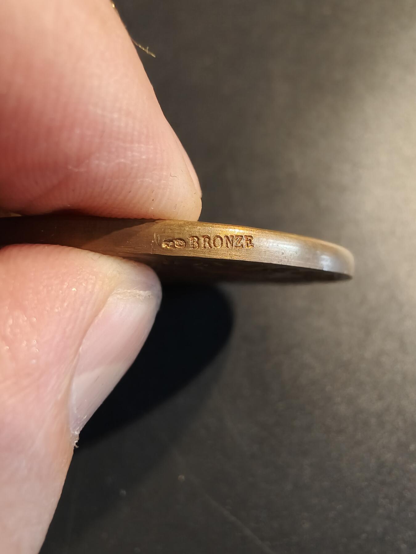 老王徽章第140期 法国利摩日市1886农业竞赛大铜章     直径50mm   重量61.3g     墨丘利造型
