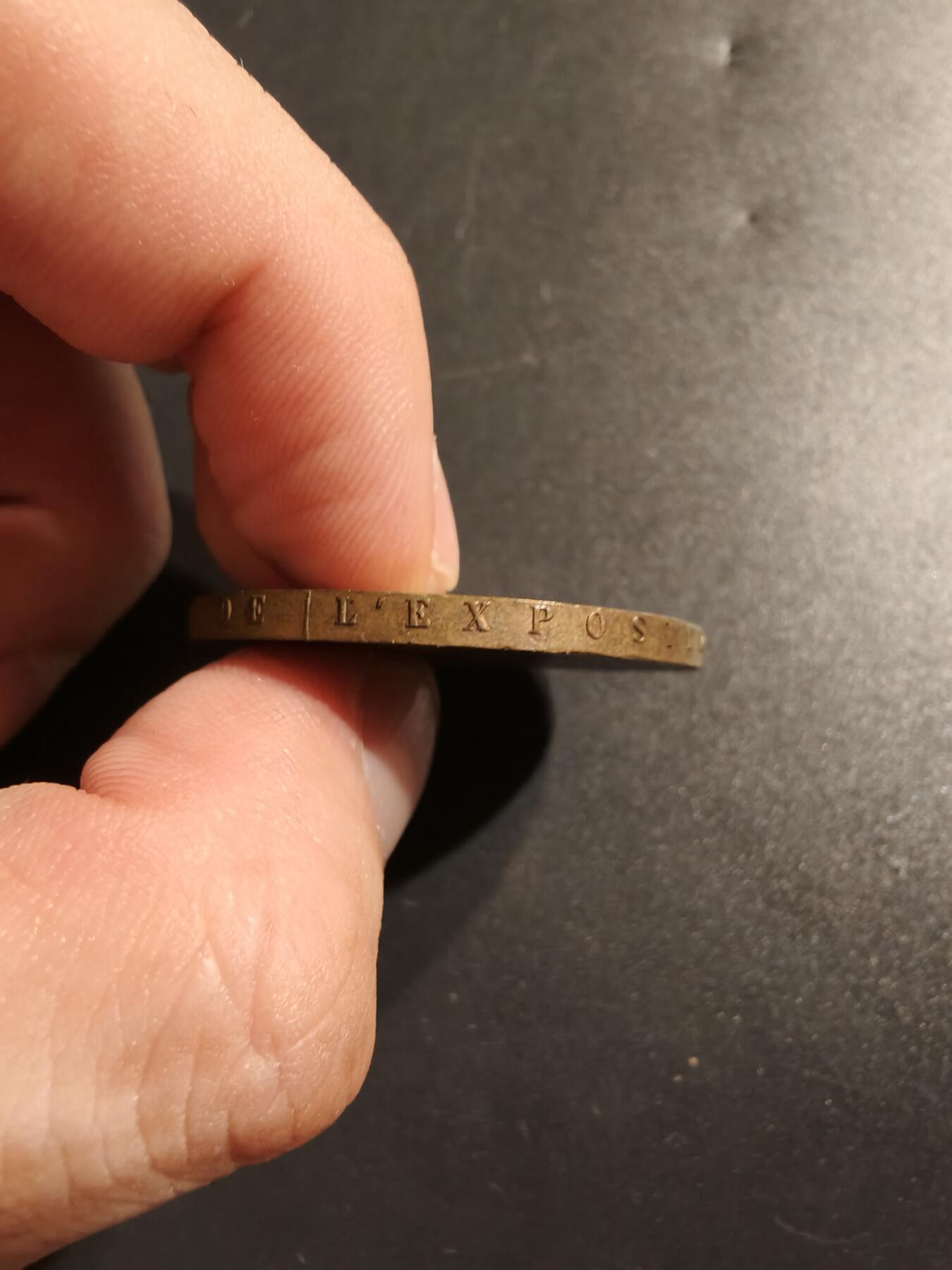 老王徽章第140期 法国1900年访问巴黎铸币局铜章    直径37mm   重量26.6g