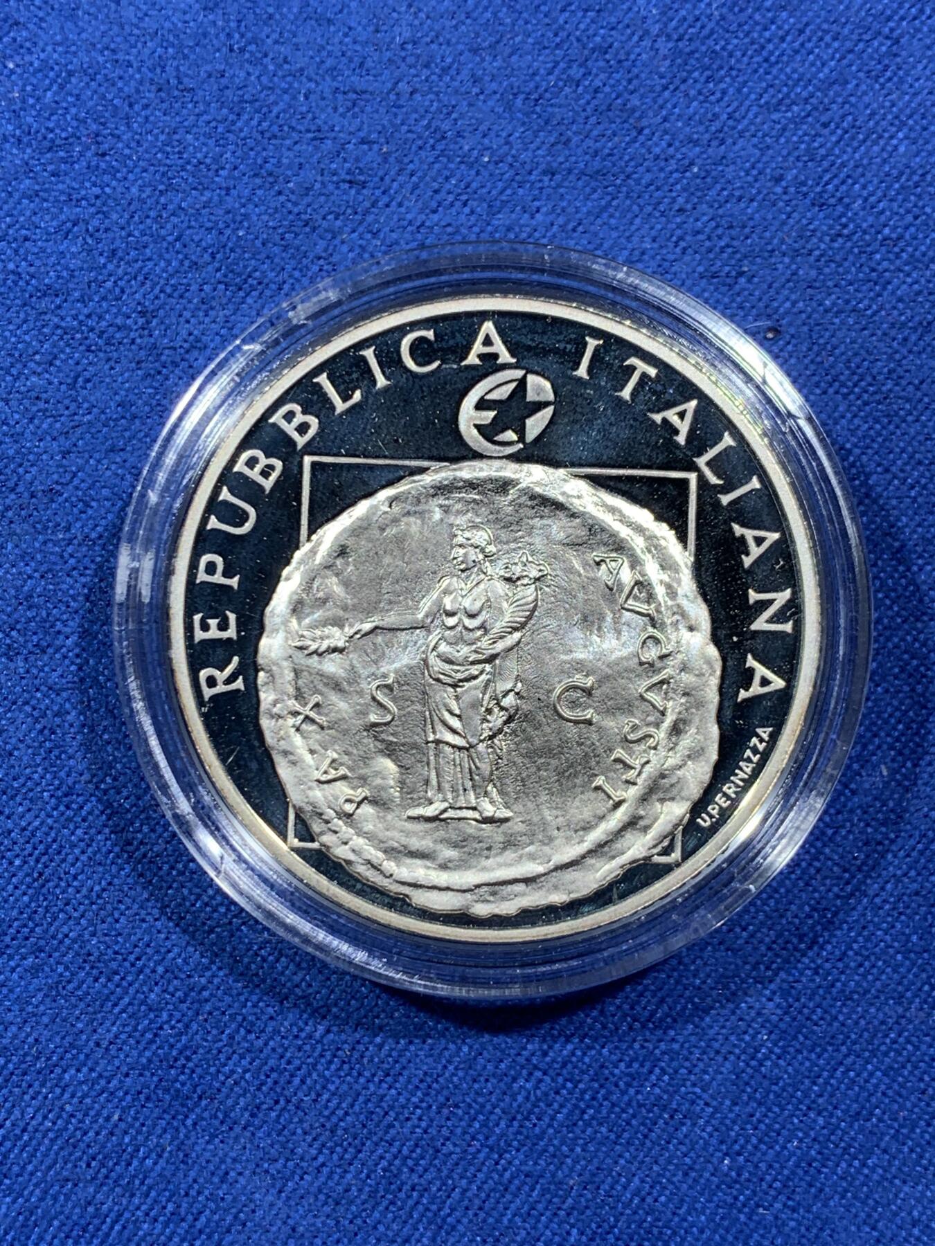 《竞宝斋》第408场 周日，周一，2场连拍 （全场包邮） 意大利2005年10欧精制银币 盒证齐全