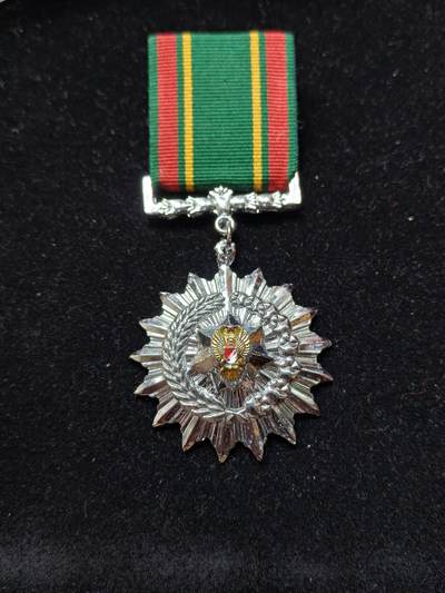 蜀地medal第10场精品专场拍卖 - 印度尼西亚 陆军功绩勋章