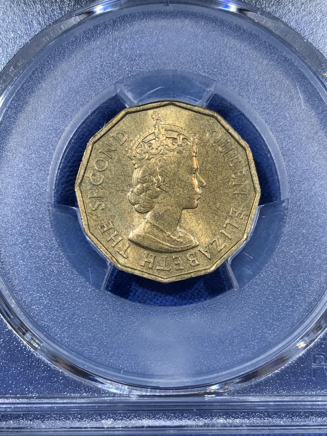 《竞宝斋》第408场 周日，周一，2场连拍 （全场包邮） PCGS MS64 斐济1963年3便士 经典茅草屋图案 发行量仅24万 超级少见的一枚 黄铜币保存不易 64分可藏