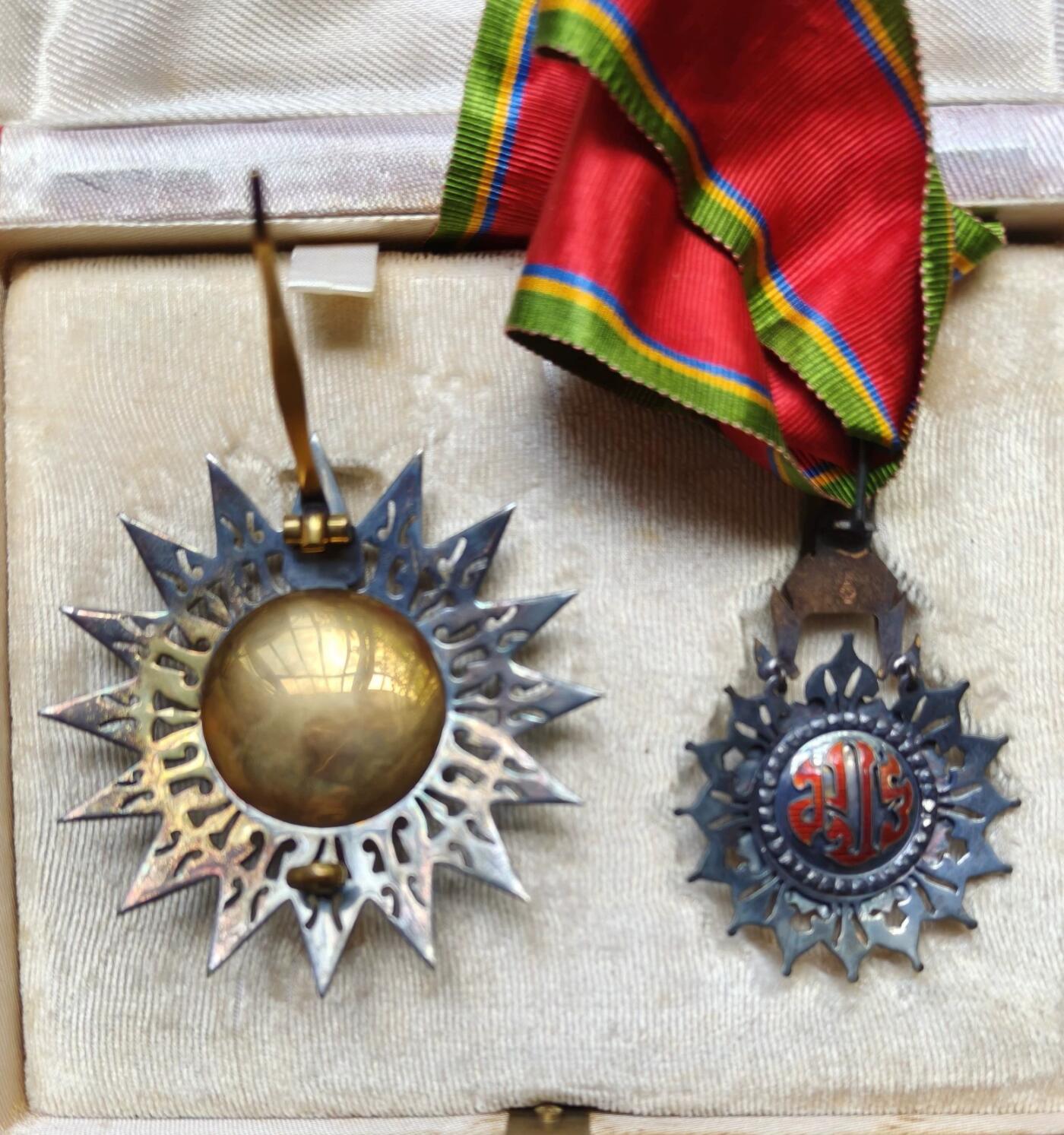 蜀地medal第10场精品专场拍卖 早期珠宝商定制版泰王国白象勋章 大军官级 银制热珐琅 带原盒