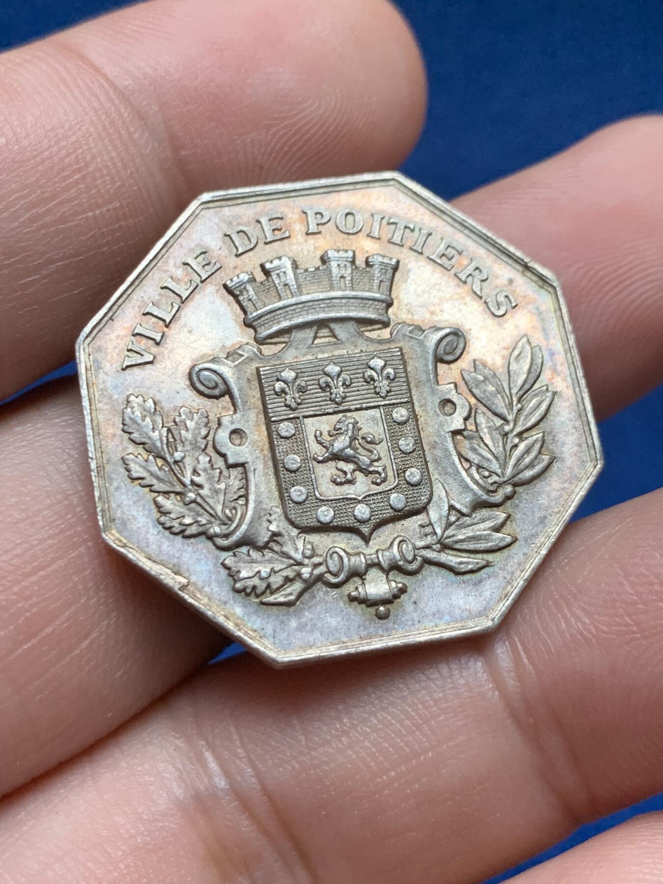 《竞宝斋》第408场 周日，周一，2场连拍 （全场包邮） 法国博瓦捷市储蓄银行八角银代币 13.5克 29.6mm