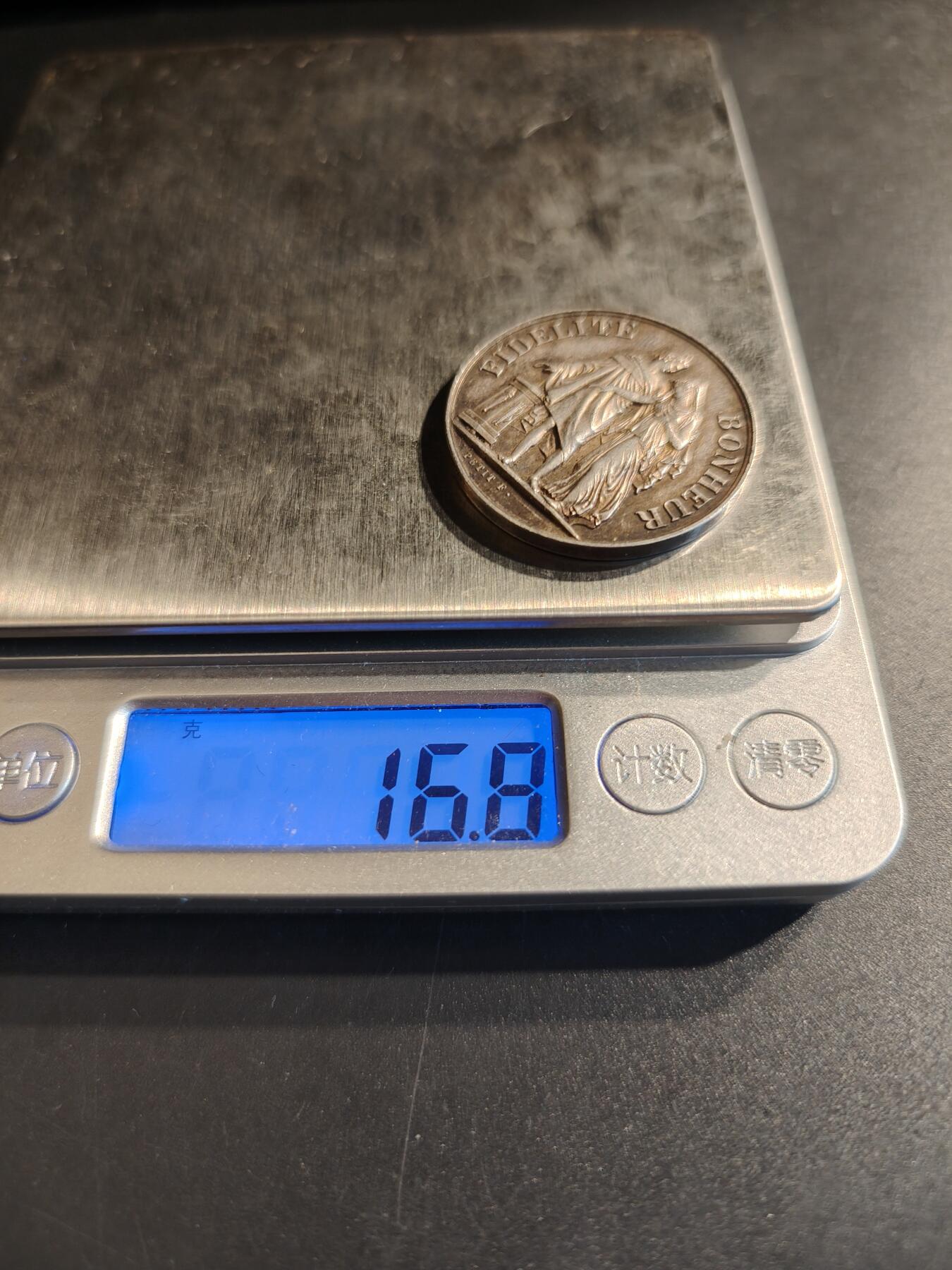 老王徽章第140期 法国婚章    950银    直径32mm    重量16.8g