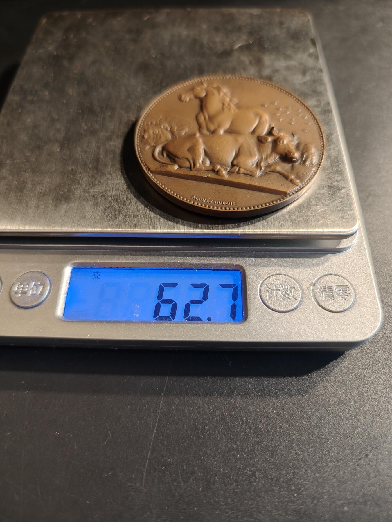 老王徽章第140期 法国养殖业大铜章     高浮雕     直径51mm   重量62.7g