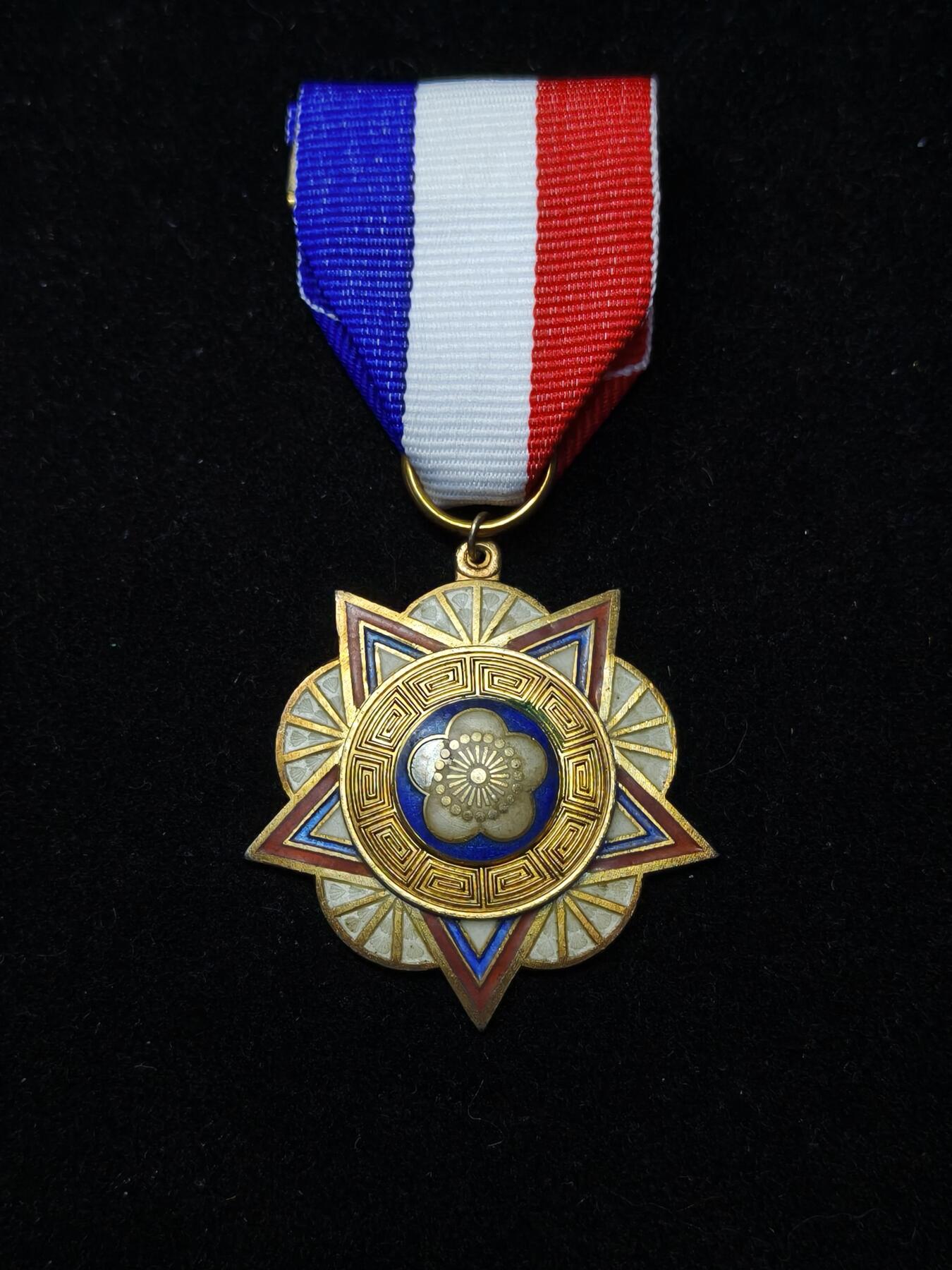 蜀地medal第10场精品专场拍卖 民国陆海空奖章 乙等银制热珐琅