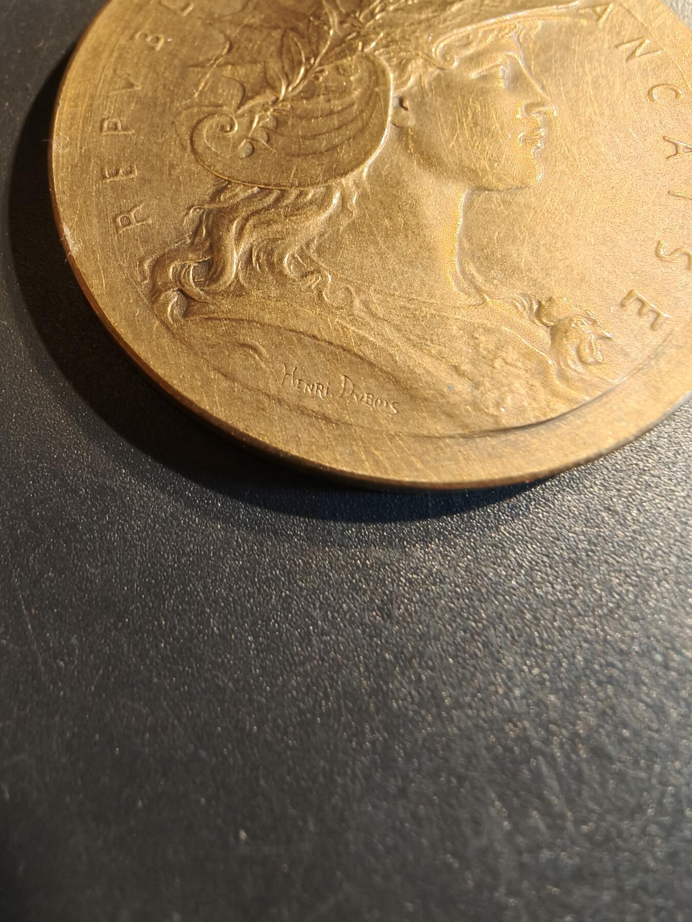 老王徽章第140期 法国玛丽安娜大铜章    杜布瓦名作    直径46mm   重量46.8g