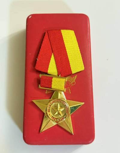 RimeNova韵星2025军品类夏季拍卖会-- RimeNova 2025 Summer Militaria Sale - 越南金星勋章-原盒带略