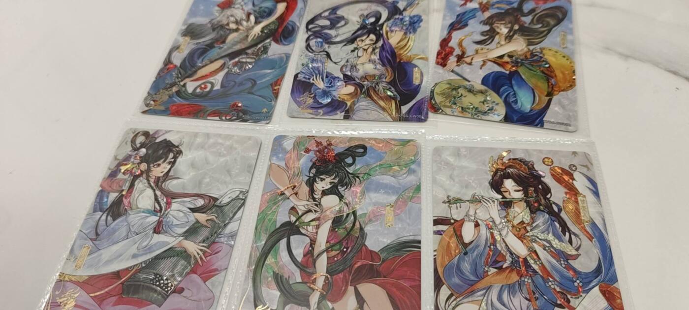 秋原瞳的小店第19期（竹竿击落叶子，红枣掉落下来的砰砰声，那是最美好的记忆之一） 卡游三国歌舞卡6箱原膜不同，工艺非常好看