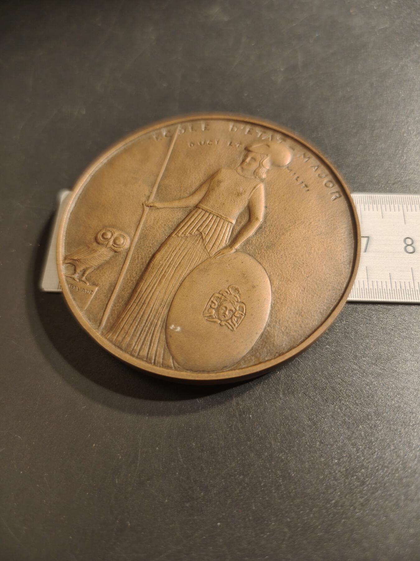 老王徽章第140期 法国参谋学校大铜章    原盒    直径68mm   重量150.2g