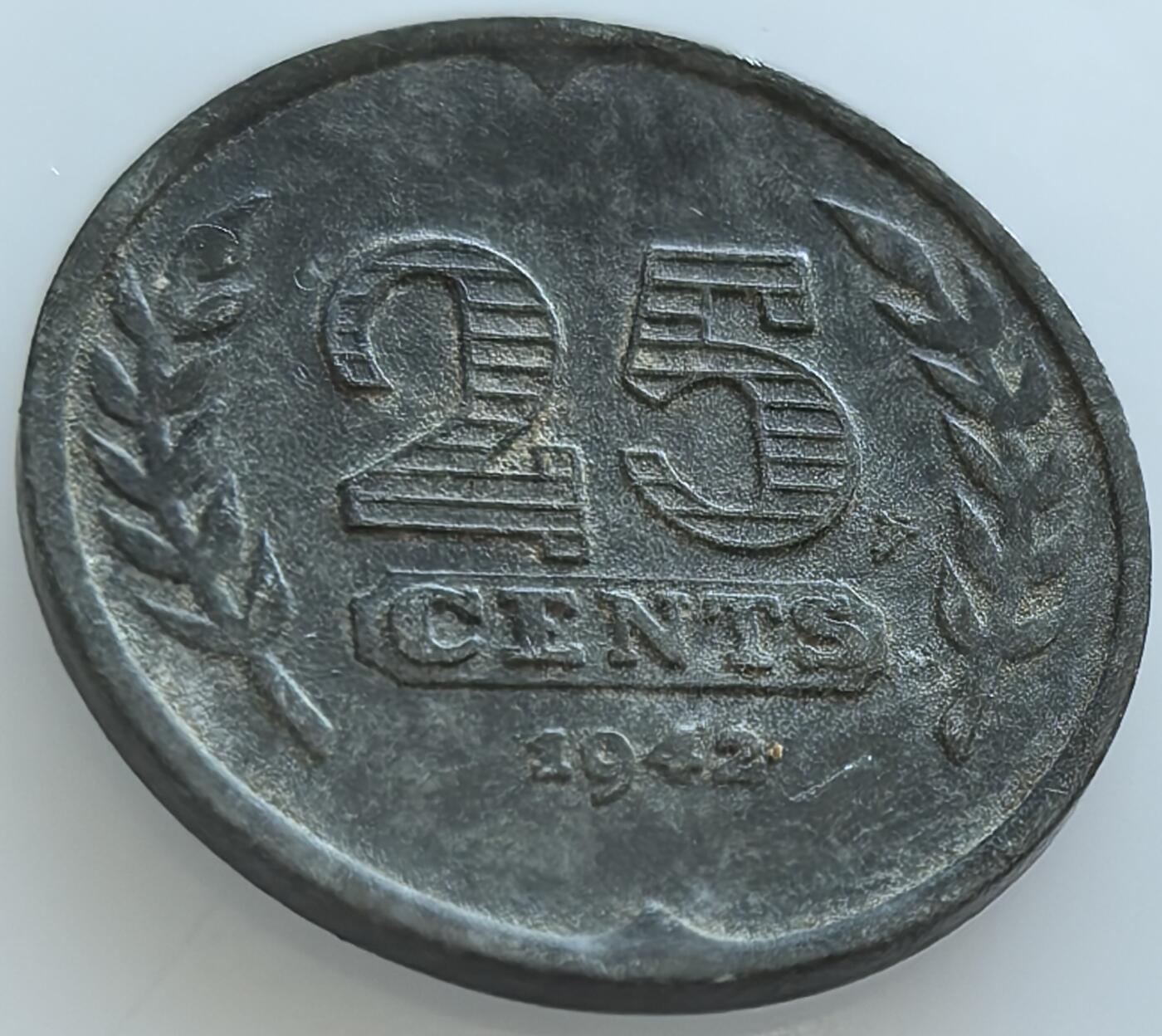 外国优质老铜币纪念币银币，周五晚上九点倒数截拍，满百包邮，可寄存半年，喜欢朋友微信扫描二维码可直接参拍 二战时期德占荷兰1942年帆船25分