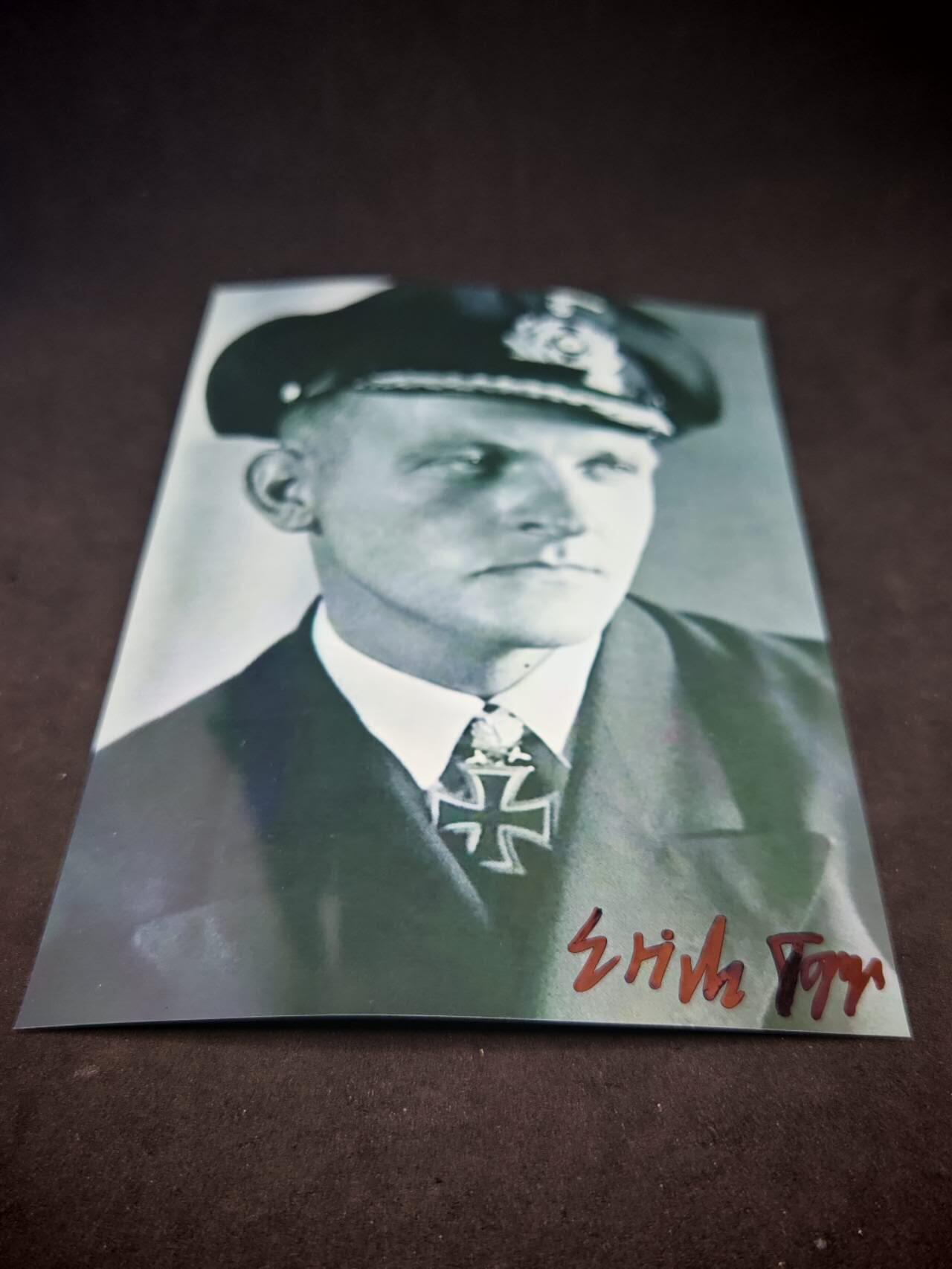 凯旋世界勋赏（第17期）（欢迎送拍）（对拍品有疑问请询问客服，不接受到手刀，出价默认拍品品相。请认真阅读拍卖规则！出价默认已认可！）（收到货请录制开箱视频，无视频概不处理问题。） 艾里希.托普（Erich.Topp）德国潜艇第三王牌，橡树叶佩剑骑士铁十字勋章获得者（签名照自鉴别）详细介绍往下翻