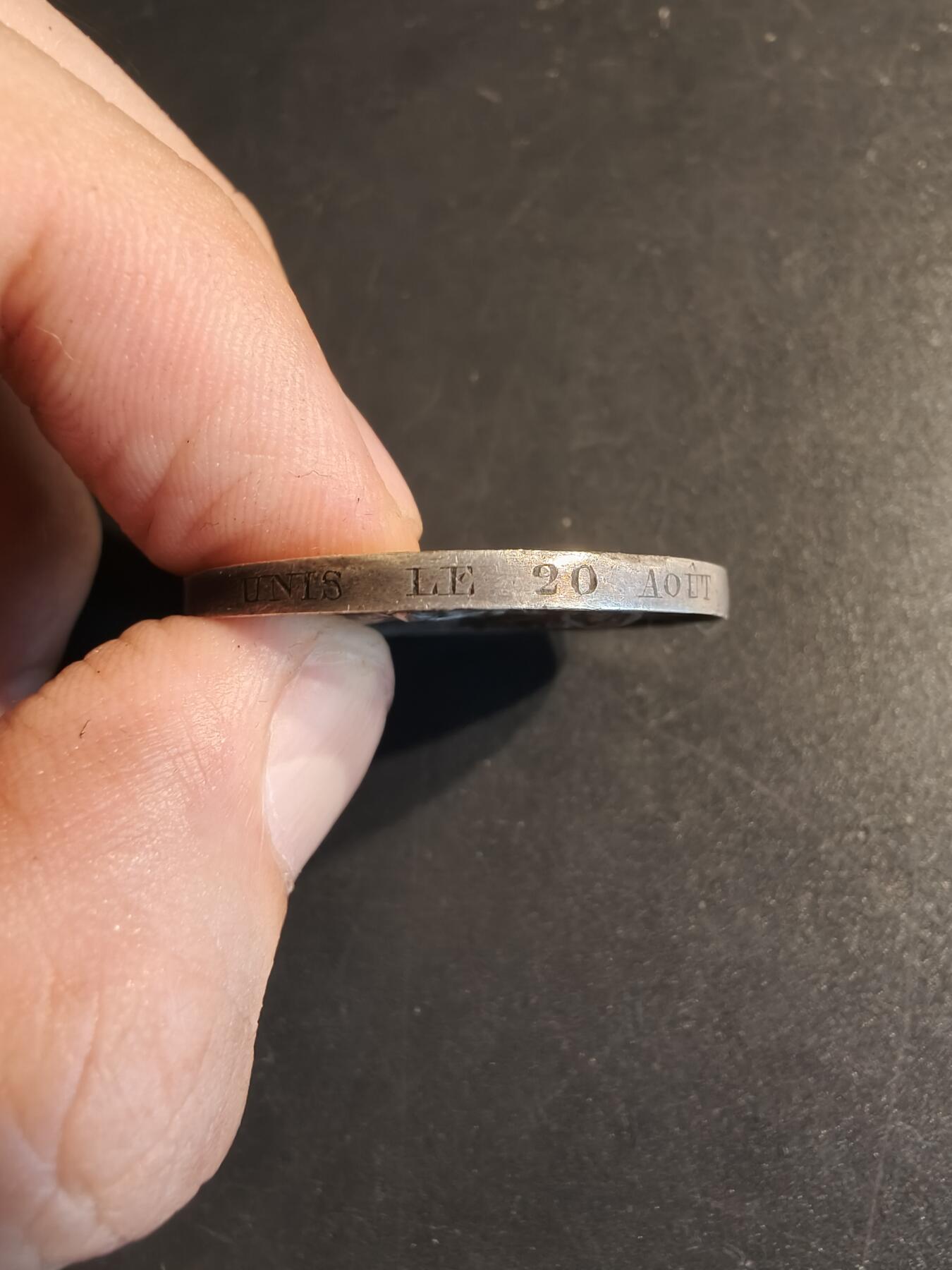 老王徽章第140期 法国婚章    950银   花体背铭   直径34mm   重量18.2g
