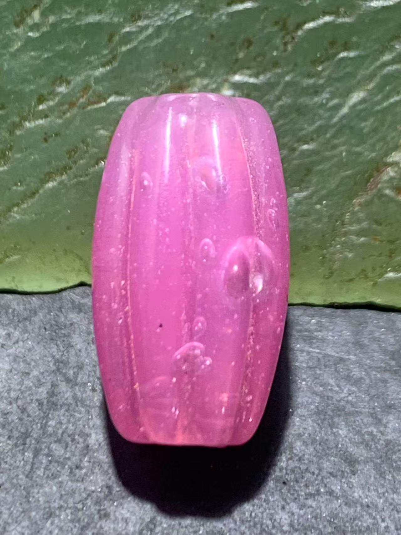 建国前后库存冰粉色果 冻料琉璃瓜珠一颗，