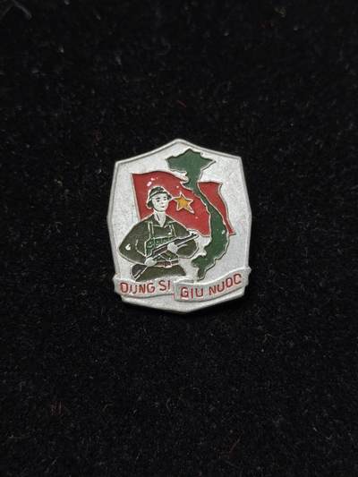 蜀地medal第10场精品专场拍卖 - 越南越战老战士勋章 发给越战 中越战争参战士兵