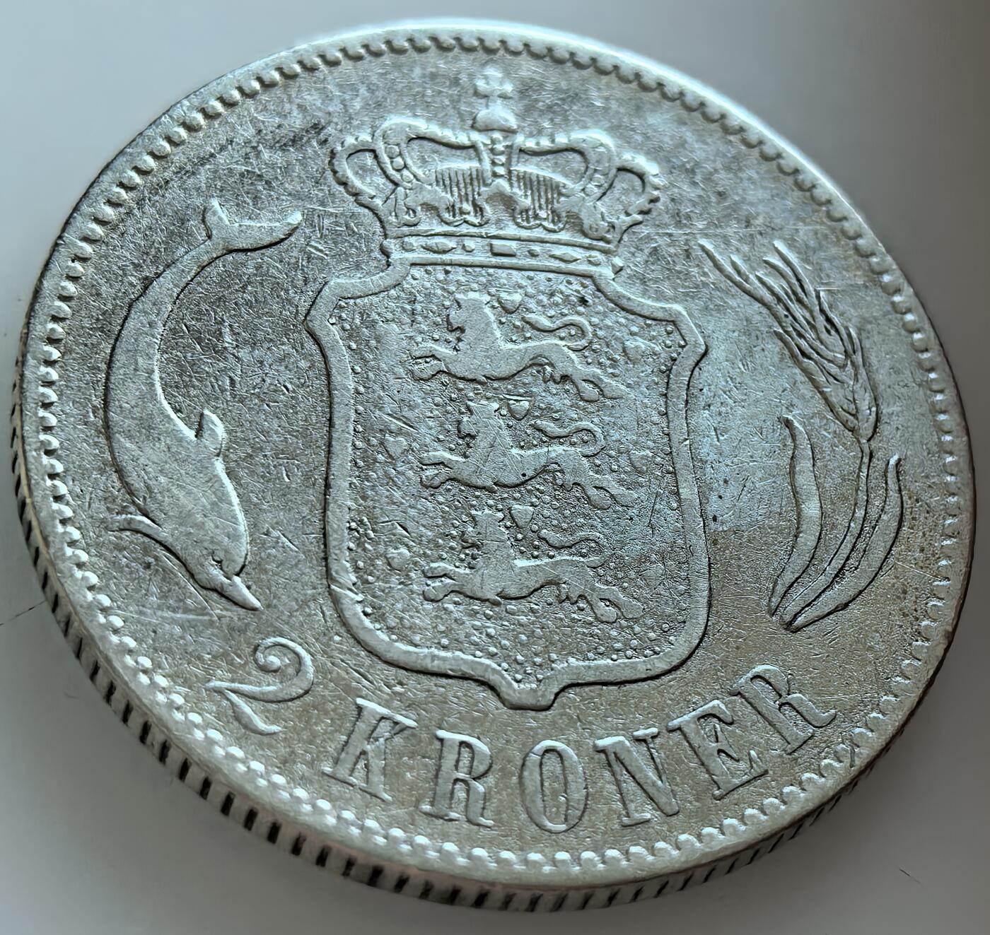 外国优质老铜币纪念币银币，周五晚上九点倒数截拍，满百包邮，可寄存半年，喜欢朋友微信扫描二维码可直接参拍